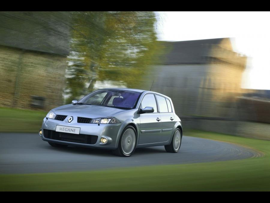  Renault Megane RS 2004 года  (фото 17 из 34)